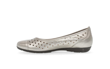 Ballerines perforées dorées en cuir métallisé