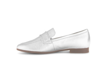 Mocassins argentés en cuir lisse