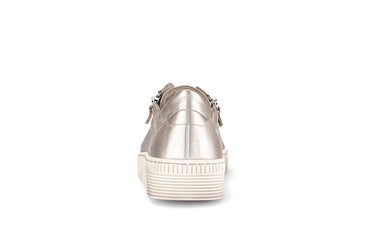 Baskets dorées en cuir